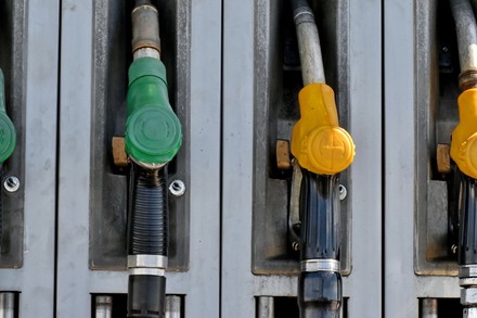 Carburanti, ancora aumenti e salgono anche i prezzi consigliati