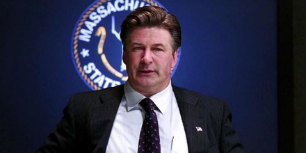 L'attore Alec Baldwin spara sul set: un morto e un ferito