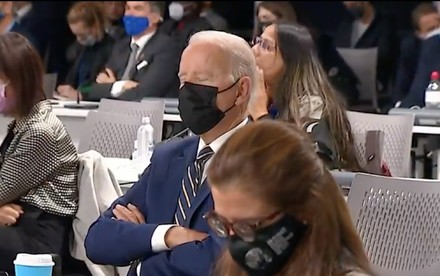 Biden: il pisolino in diretta sognando un mondo pi&ugrave; green - VIDEO