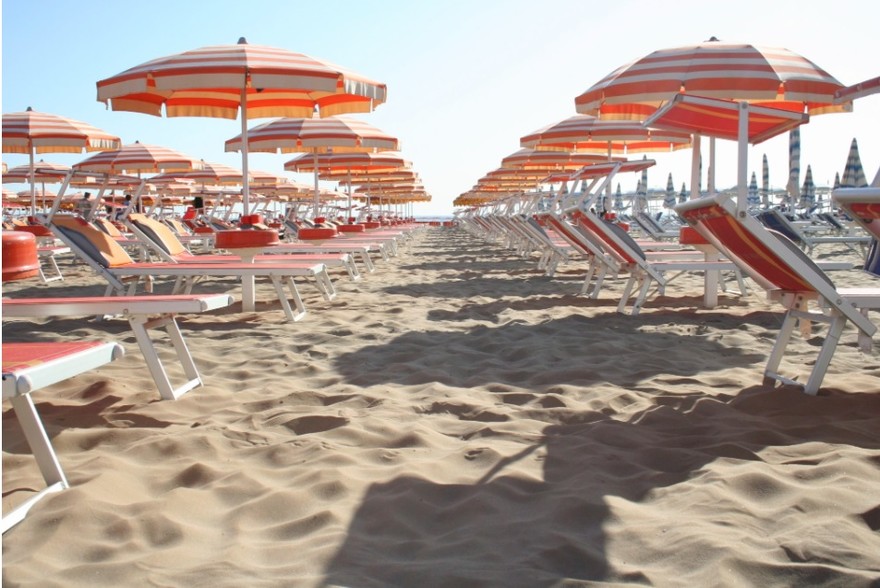 Stabilimenti Balneari, Ombrelloni e lettini in spiaggia