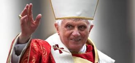 ll fuoco amico per colpire Ratzinger 