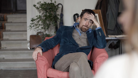 Elio Germano dirige una pièce teatrale in Realtà Virtuale