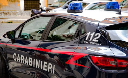 Non accetta separazione e aggredisce ex compagna, arrestato