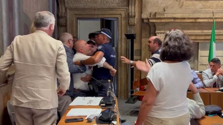 A Terni la politica rispecchia la commedia dell’arte