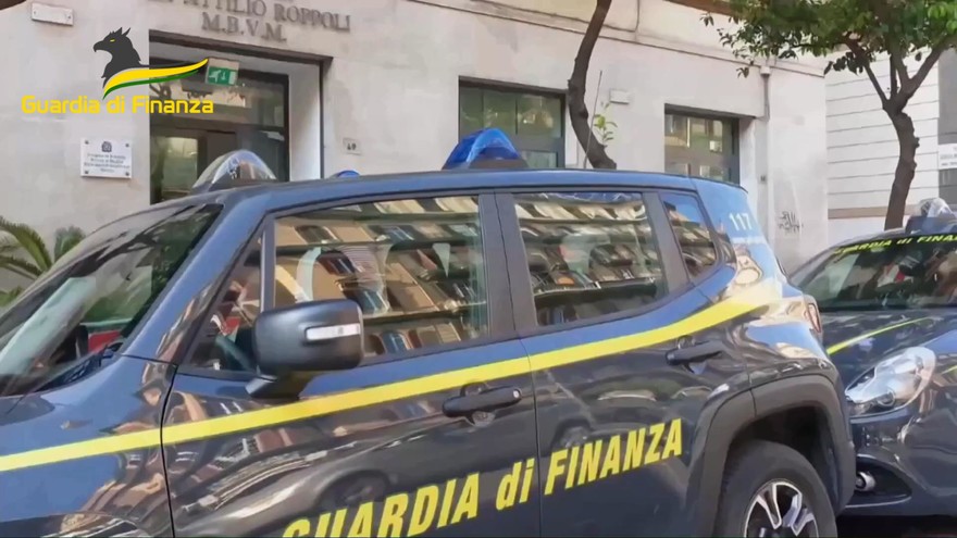 Finanza Napoli colpo clan Casalesi