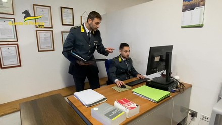 Assente a scuola da 5 anni ma prendeva lo stipendio