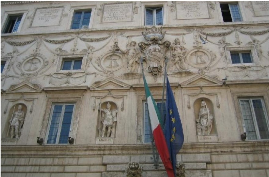 Parlamento Esterno.jpg