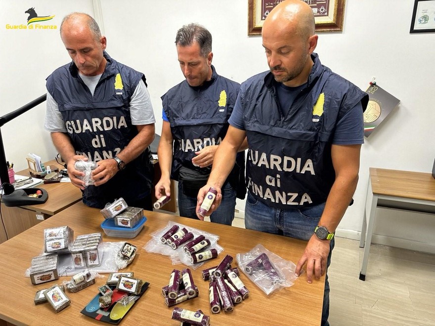 Guardia di FInanza sequestro hashish Sezze.jpg