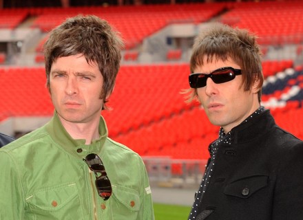 I Gallagher rimettono insieme gli Oasis per 10 concerti