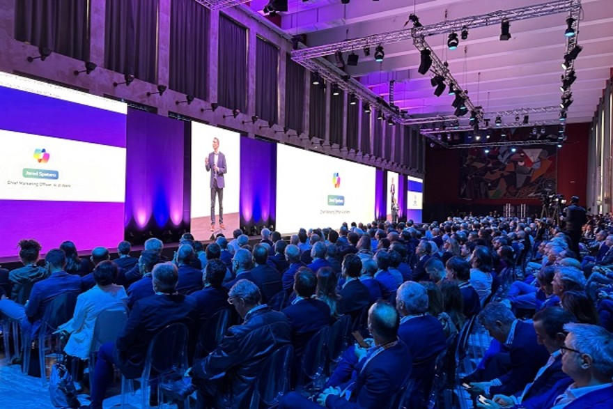 Presentazione Julia Roma.jpg