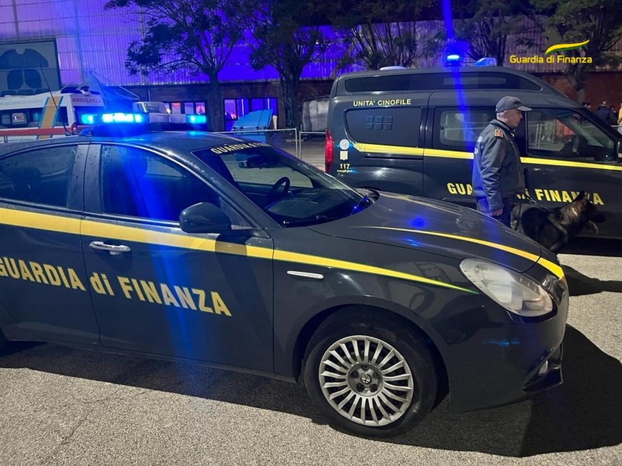 guardia_finanza_auto.jpeg