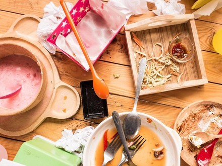 Aumenta lo spreco di cibo, buttati  90 grammi al giorno a persona