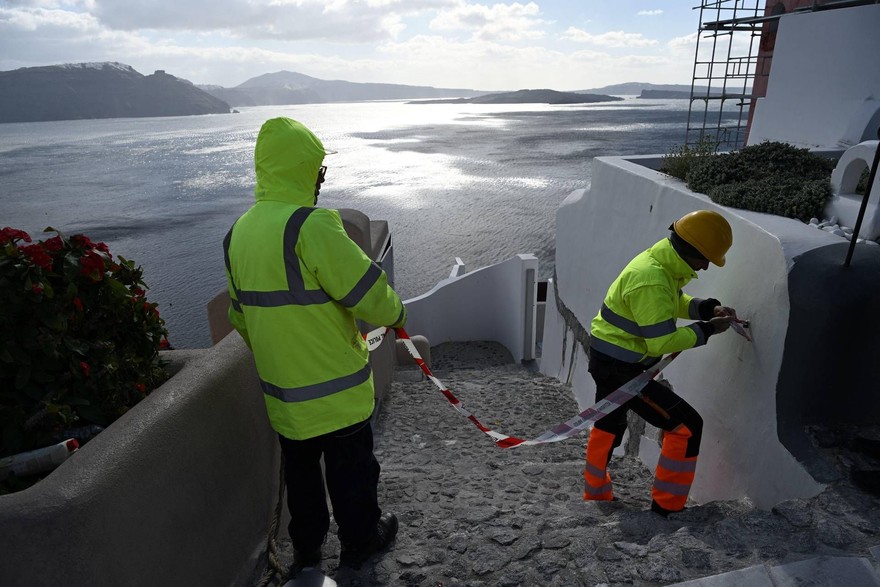 santorini, chiusure precauzionali.jpeg