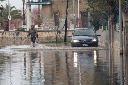 Maltempo e allagamenti per pioggia in Calabria