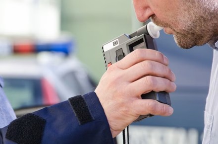 Alcool test non sicuri, sequestrati 2400 pezzi a Roma