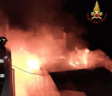 Incendi stabilimenti Ostia, fermato un 24enne