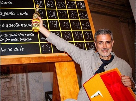 Premio Strega, Andrea Bajani vince con il suo 'L'anniversario'