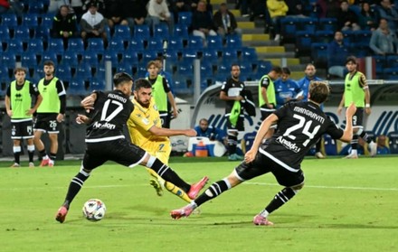 Il Frosinone ci ha preso gusto ed è di nuovo in vetta